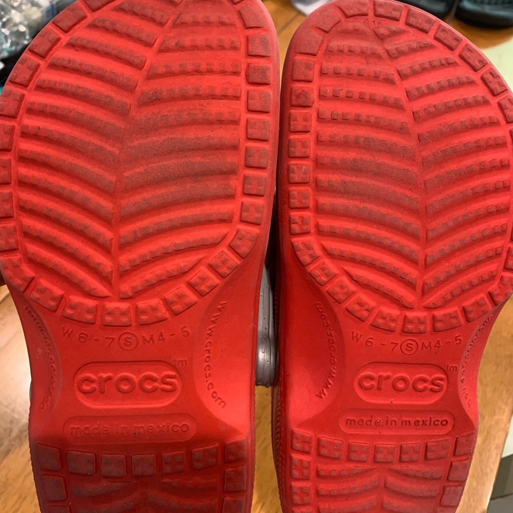 Crocs they are orange in color size 6-7